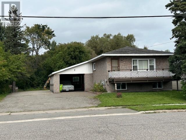 608 Douglas St, Sault Ste. Marie, ON P6C 1V4