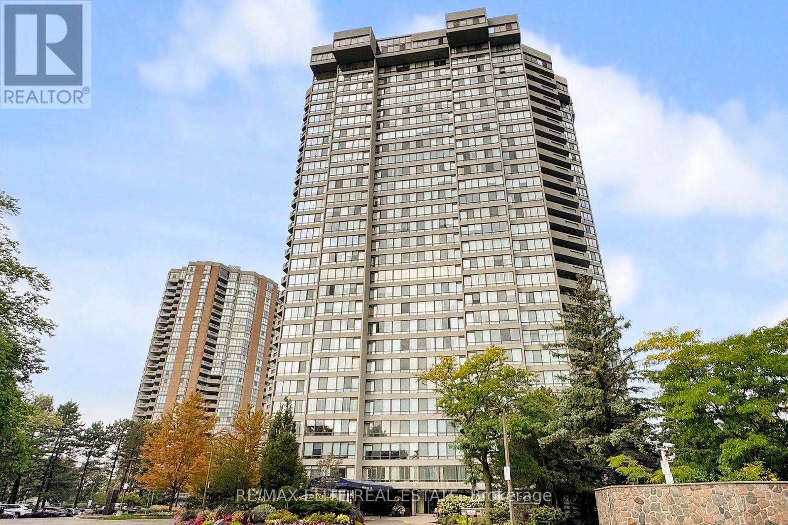 1707 65 Skymark Dr, Toronto, ON M2H 3N9