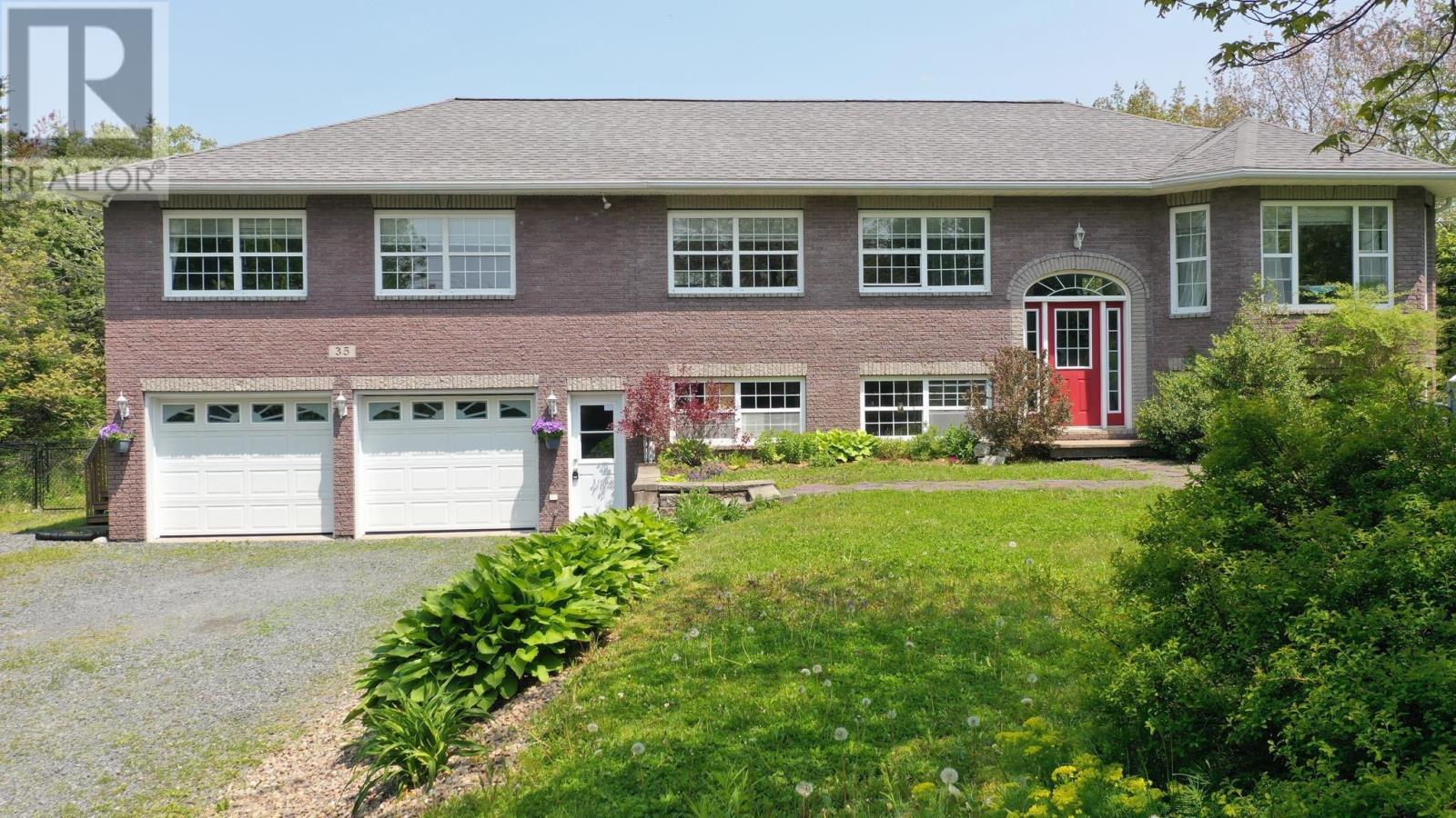 35 Sarah Ingraham Dr, Williamswood, NS B3V 1N2