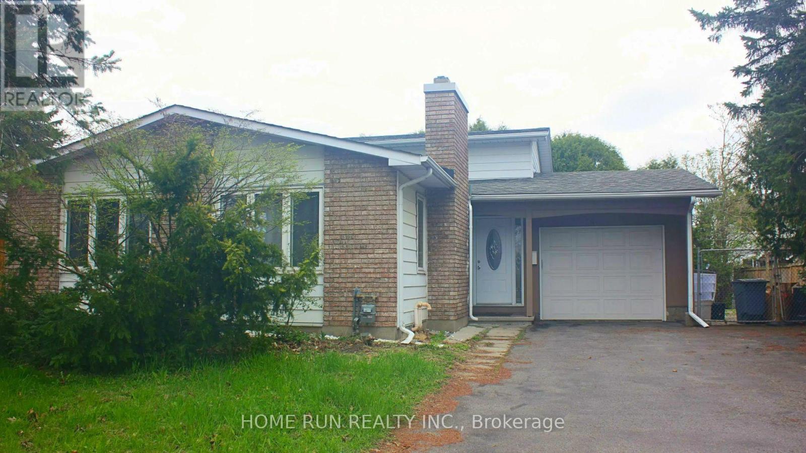 166 Withrow Ave, Ottawa, ON K2G 3N8