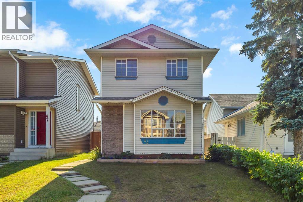 43 Martinwood Rd NE, Calgary, AB T3J 3G6