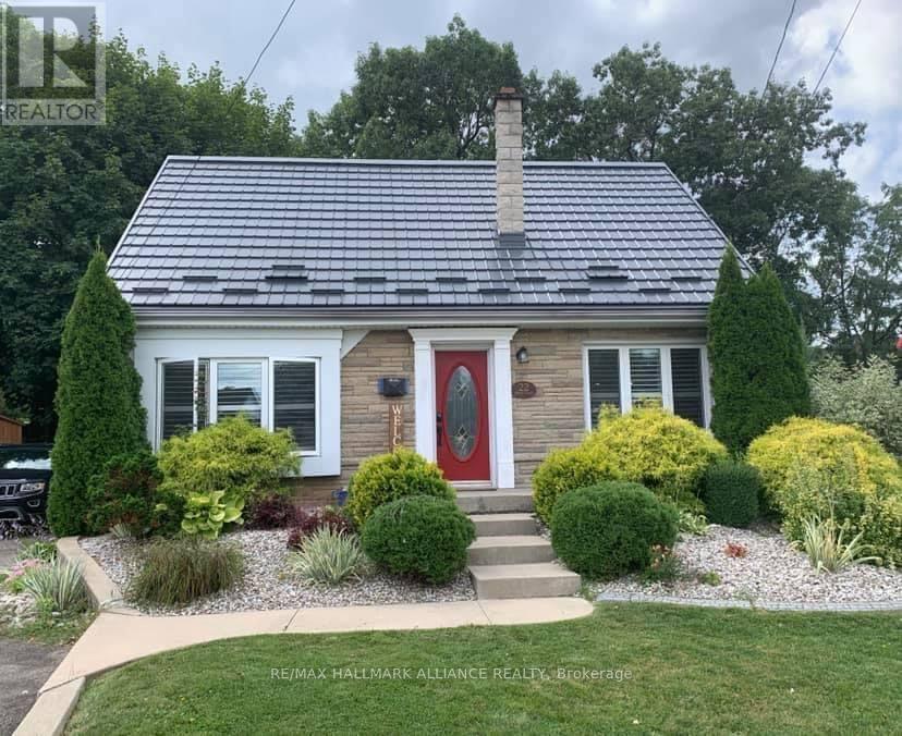 22 Bevan Ct W, Hamilton, ON L8K 4R1