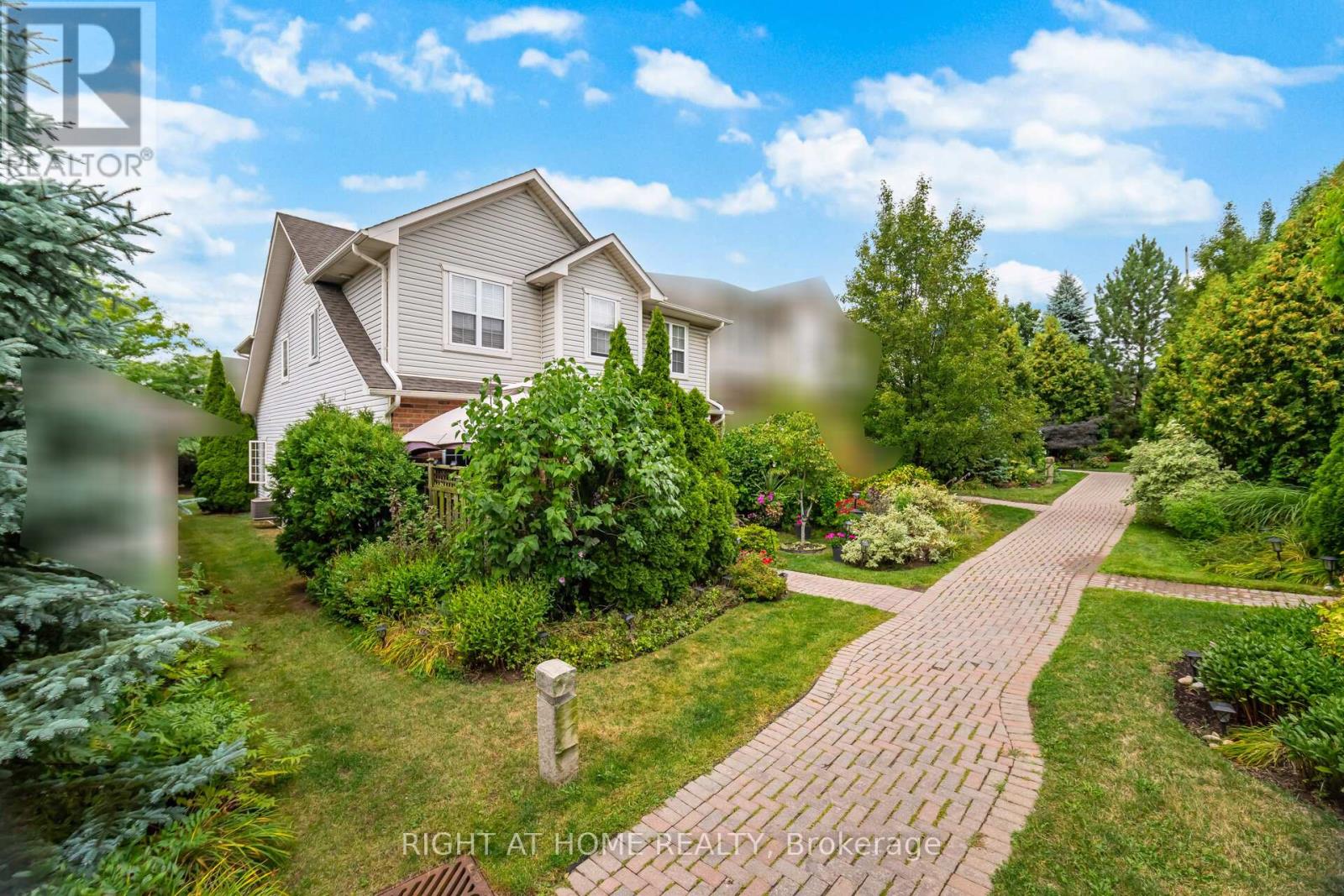 35 1085 Harrogate Dr, Hamilton, ON L9K 1R2