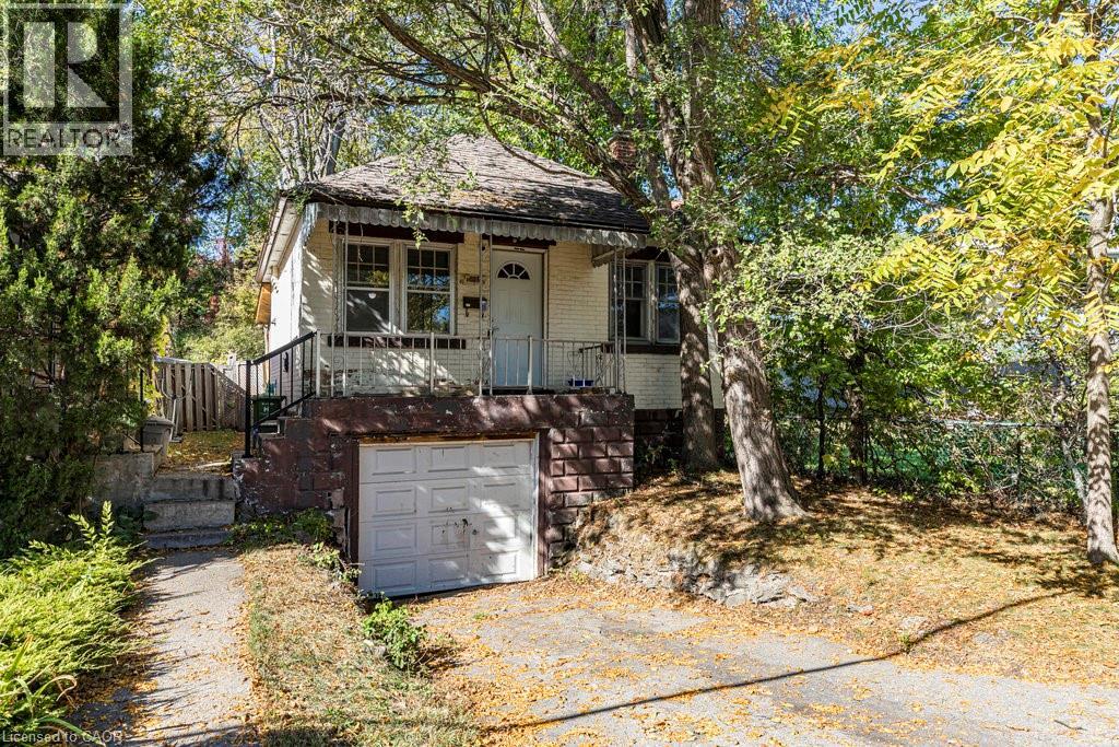 132 Tope Cres, Hamilton, ON L8S 1M7