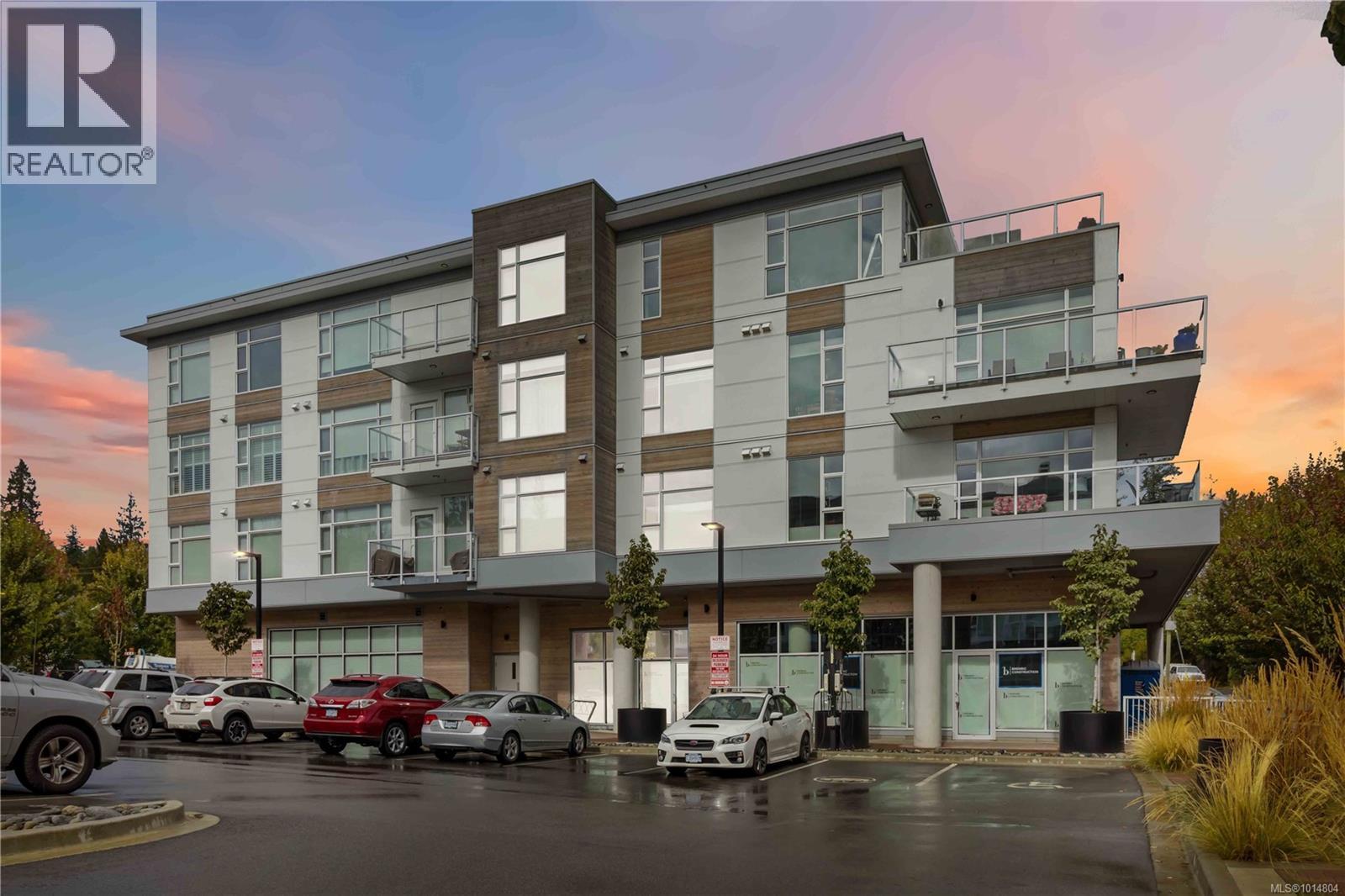 5122 Cordova Bay Rd Unit 202 Rd, Saanich, BC V8Y 2K5