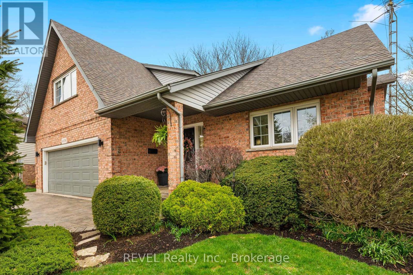 6839 Imperial Ct, Niagara Falls, ON L2G 7W9