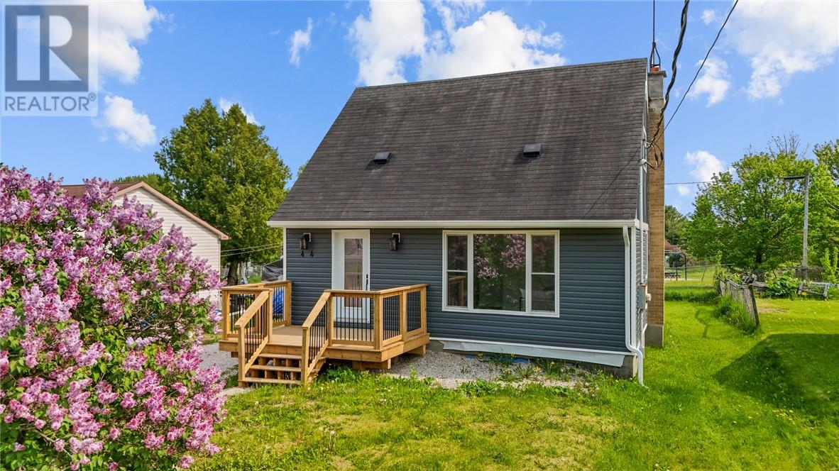 44 Lewis St, Spanish, ON P0P 2A0