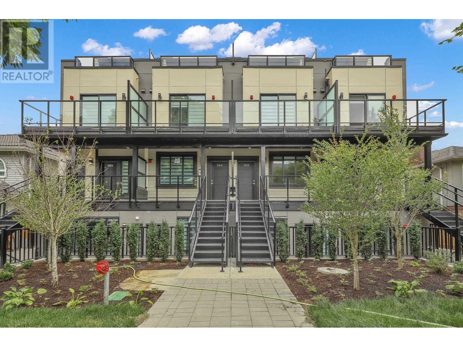 2122 E 32nd Avenue Unit 201, Vancouver, BC V5N 3B9