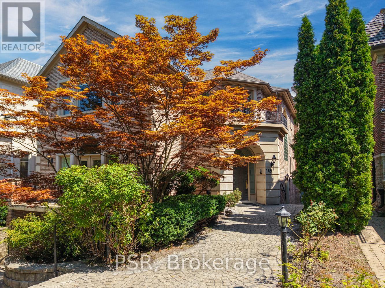 149 Dunvegan Rd, Toronto, ON M5P 2N8