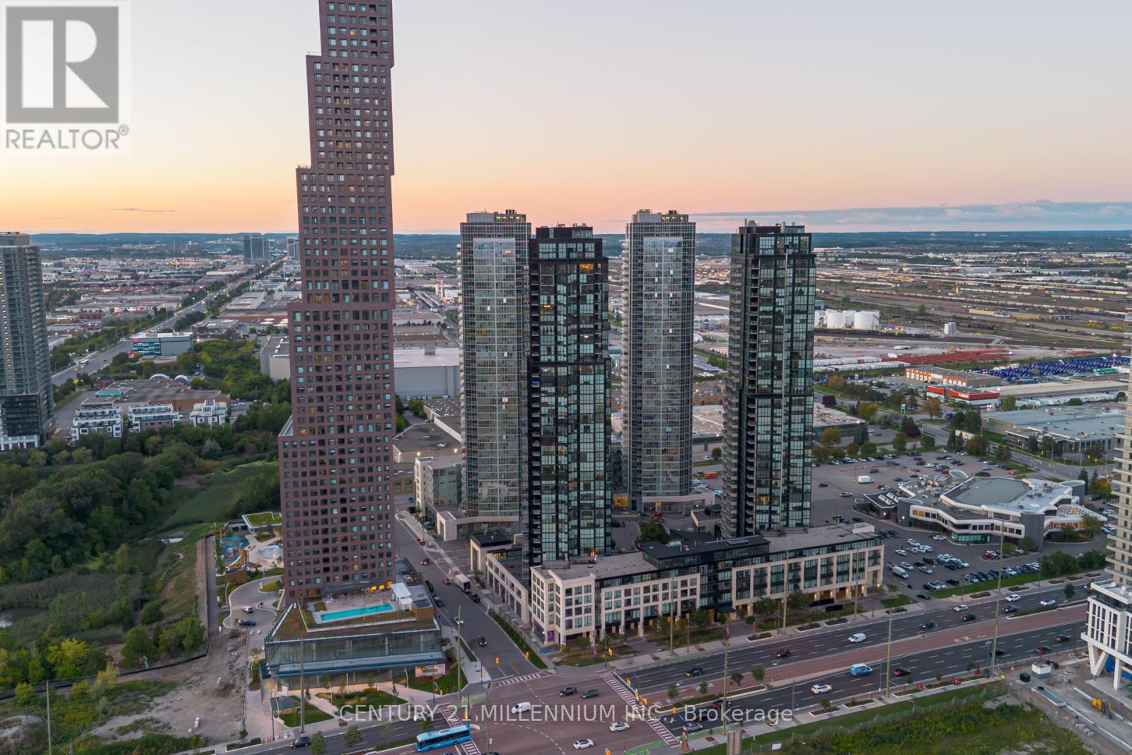 1704 2910 Highway 7 Rd, Vaughan Concord, ON K4K 0H8