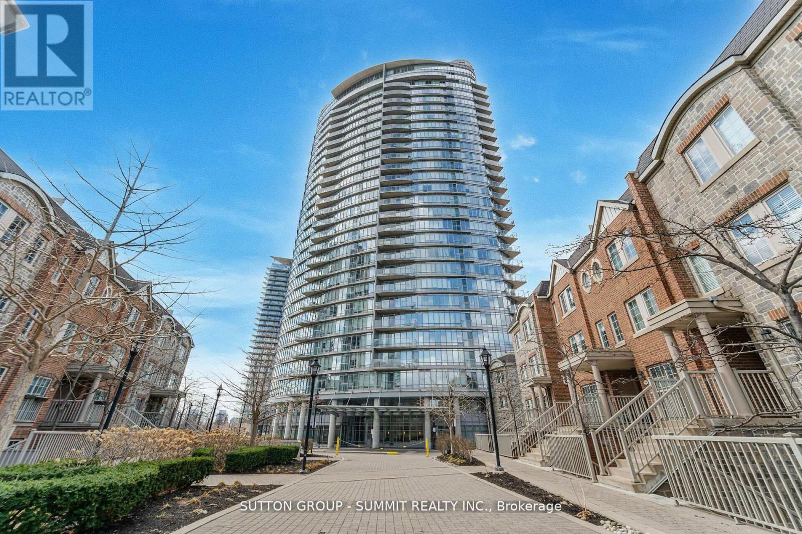 304 15 Windermere Ave, Toronto, ON M6S 5A2
