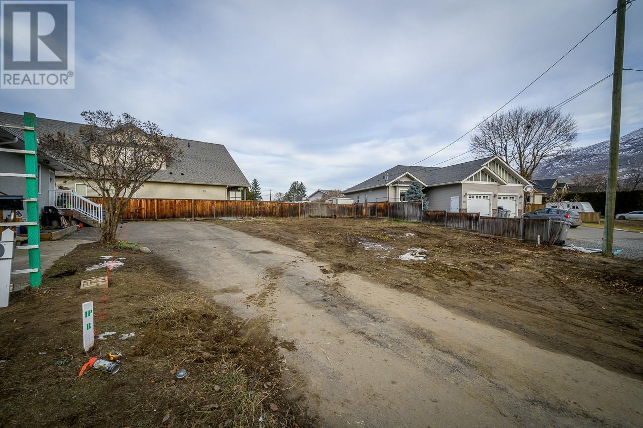 650 Stansfield Rd, Kamloops, BC V2B 6M3