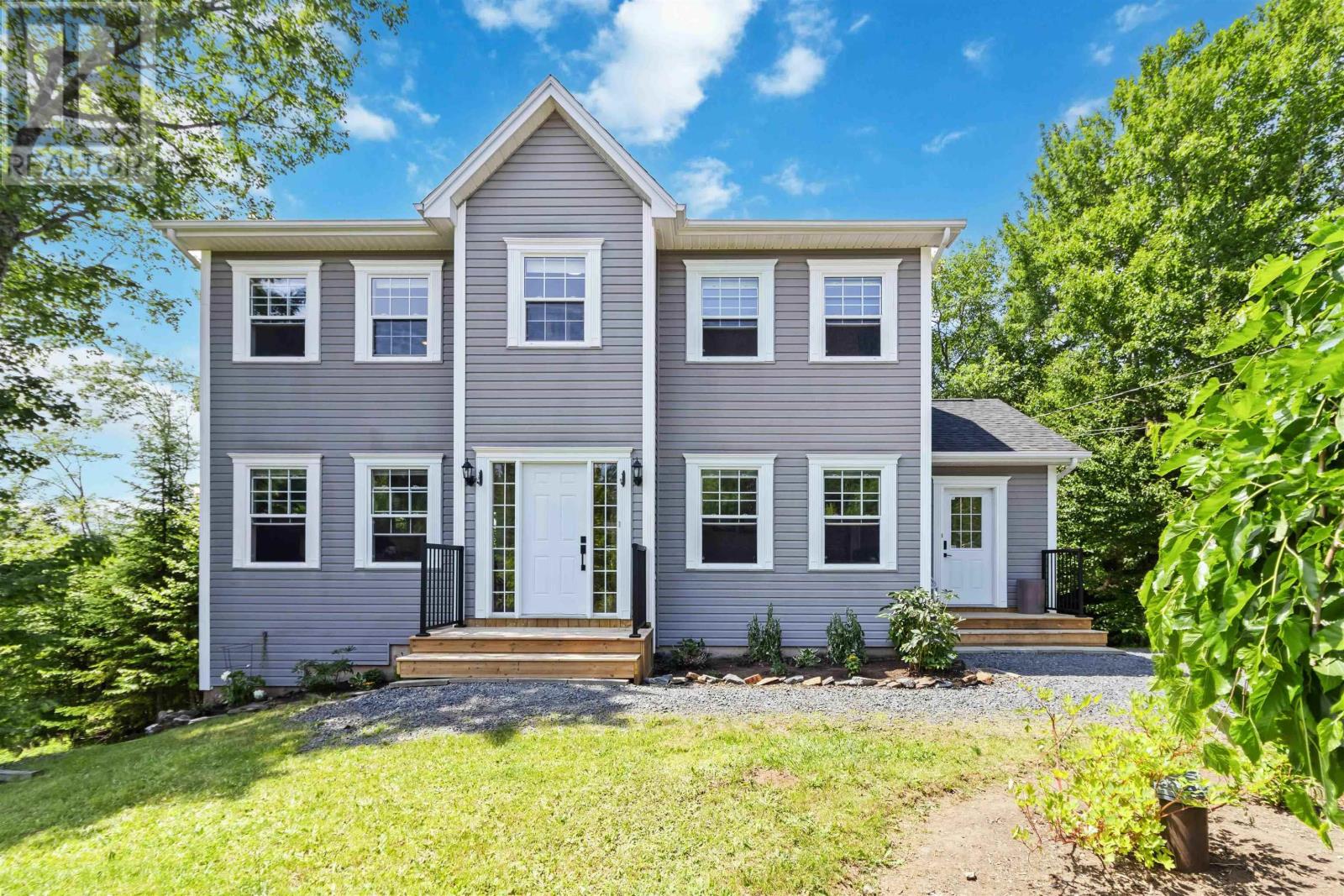 18 Gleneagles Dr, Hammonds Plains, NS B4B 1V8