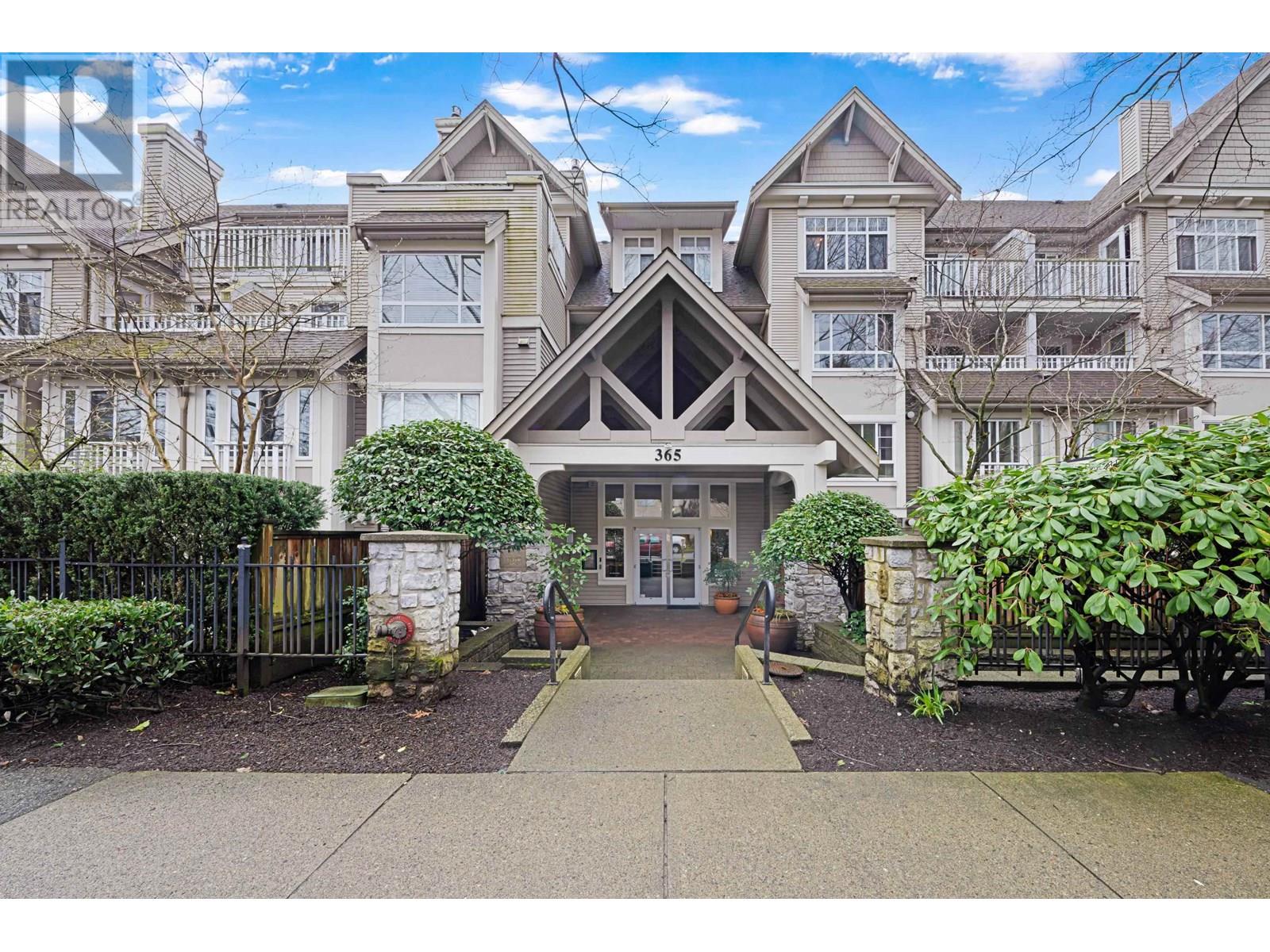 365 E 1st Street Unit 213, North Vancouver, BC V7L 4W5