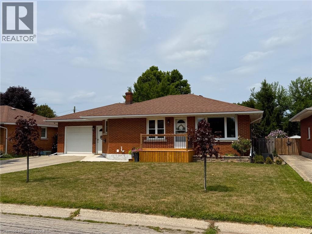 153 Connaught Ave, Norfolk County, ON N4B 1K8