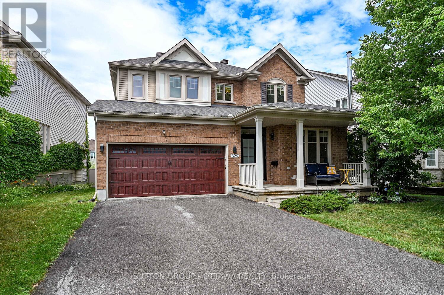 329 W Ridge Dr, Ottawa, ON K2S 2G7