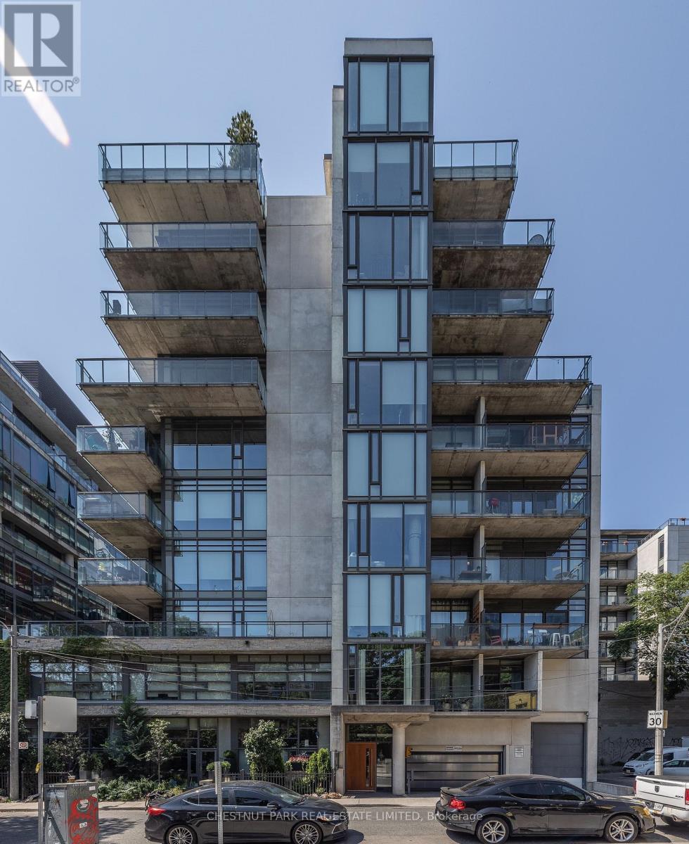 301 10 Morrison St, Toronto, ON M5V 2T8