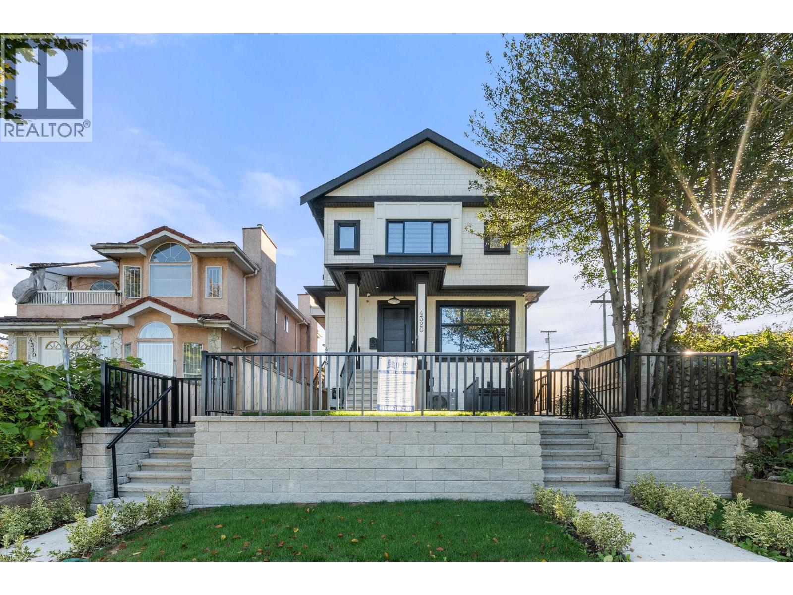 4320 Nanaimo St, Vancouver, BC V5N 5J1