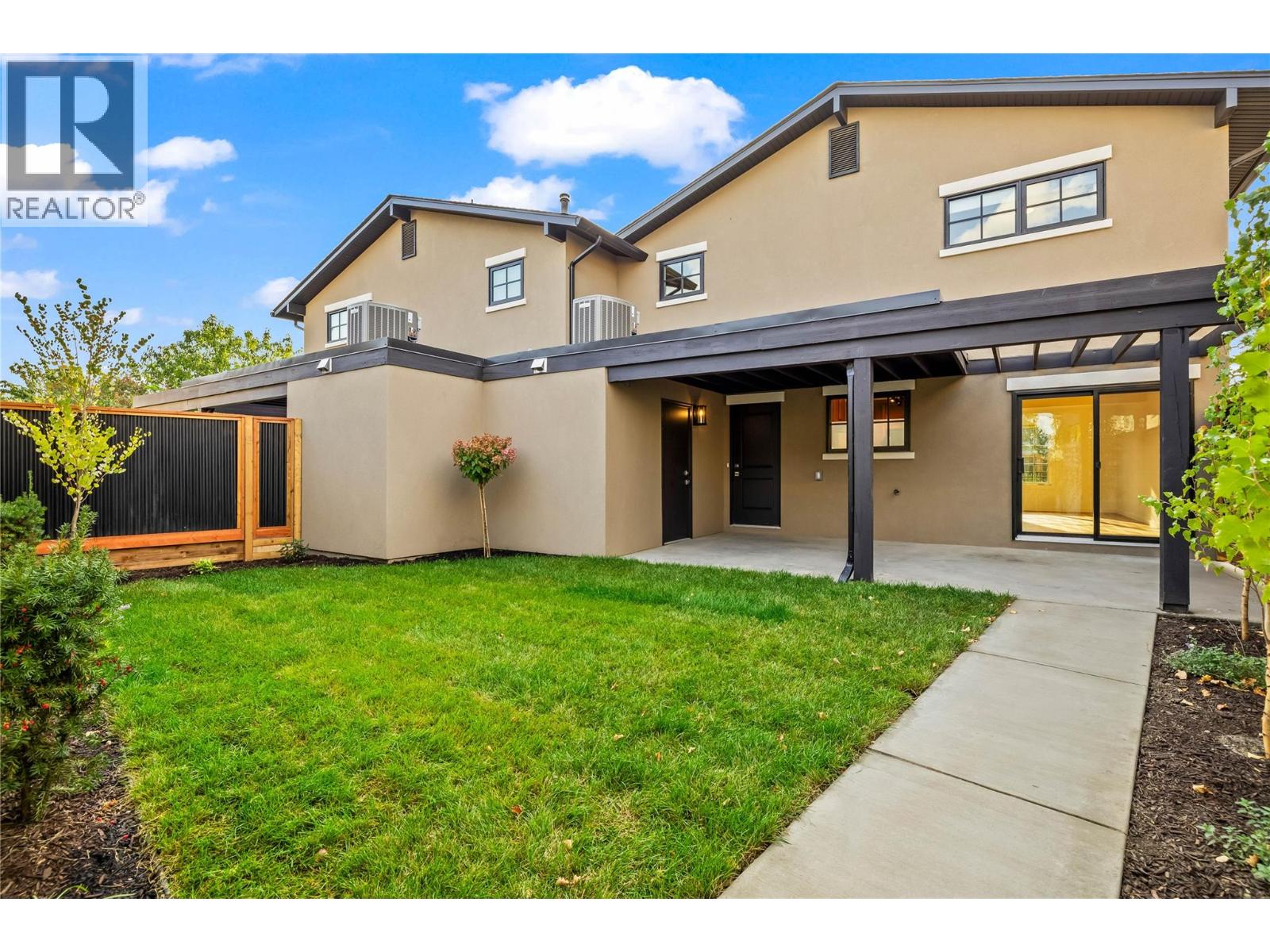 2957 Conlin Court Unit 3, Kelowna, BC V1Y 7S7