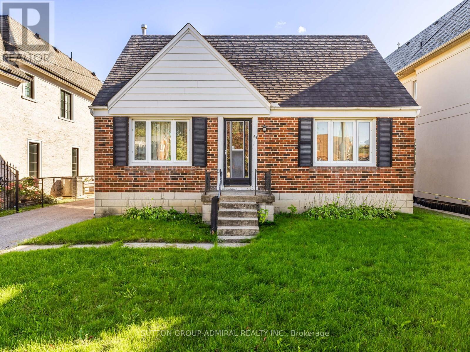 65 Lurgan Dr, Toronto, ON M2R 1K7