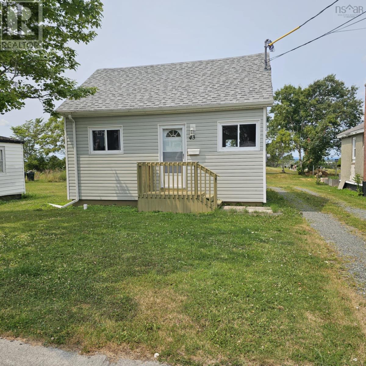 43 Colby St, Sydney, NS B1P 3P9