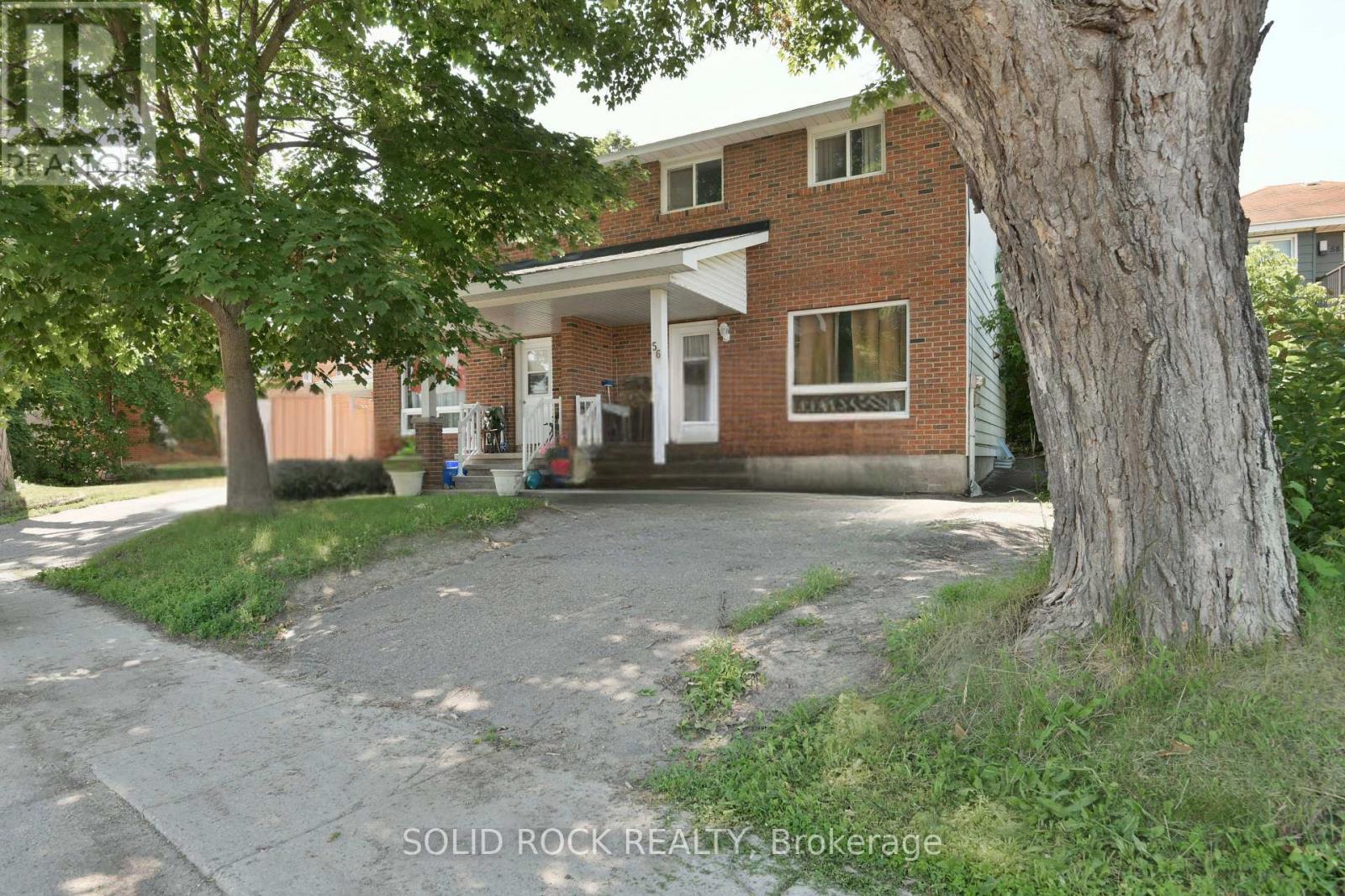 54 William St W, Arnprior, ON K7S 1J9