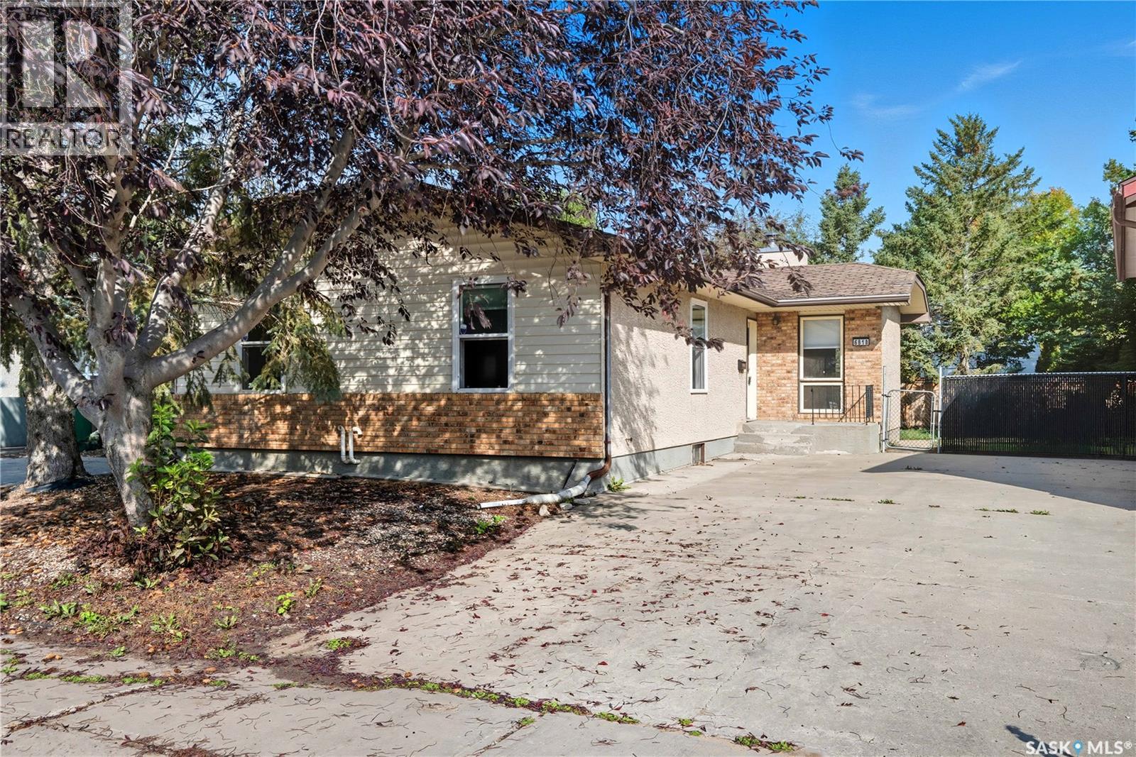 6818 Cunningham Dr, Regina, SK S4X 3V5
