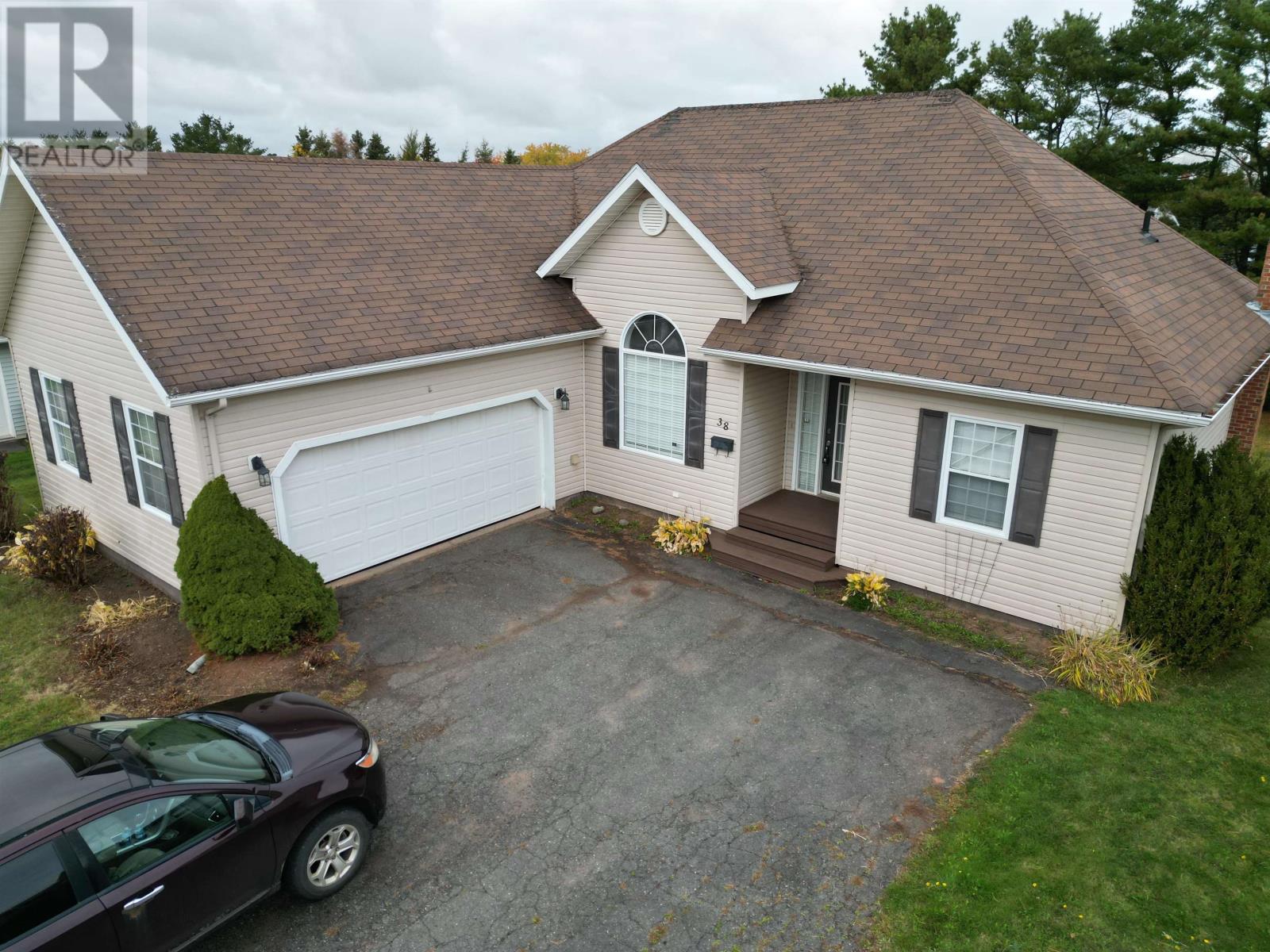38 Millennium Dr, Stratford, PE C1B 2H3