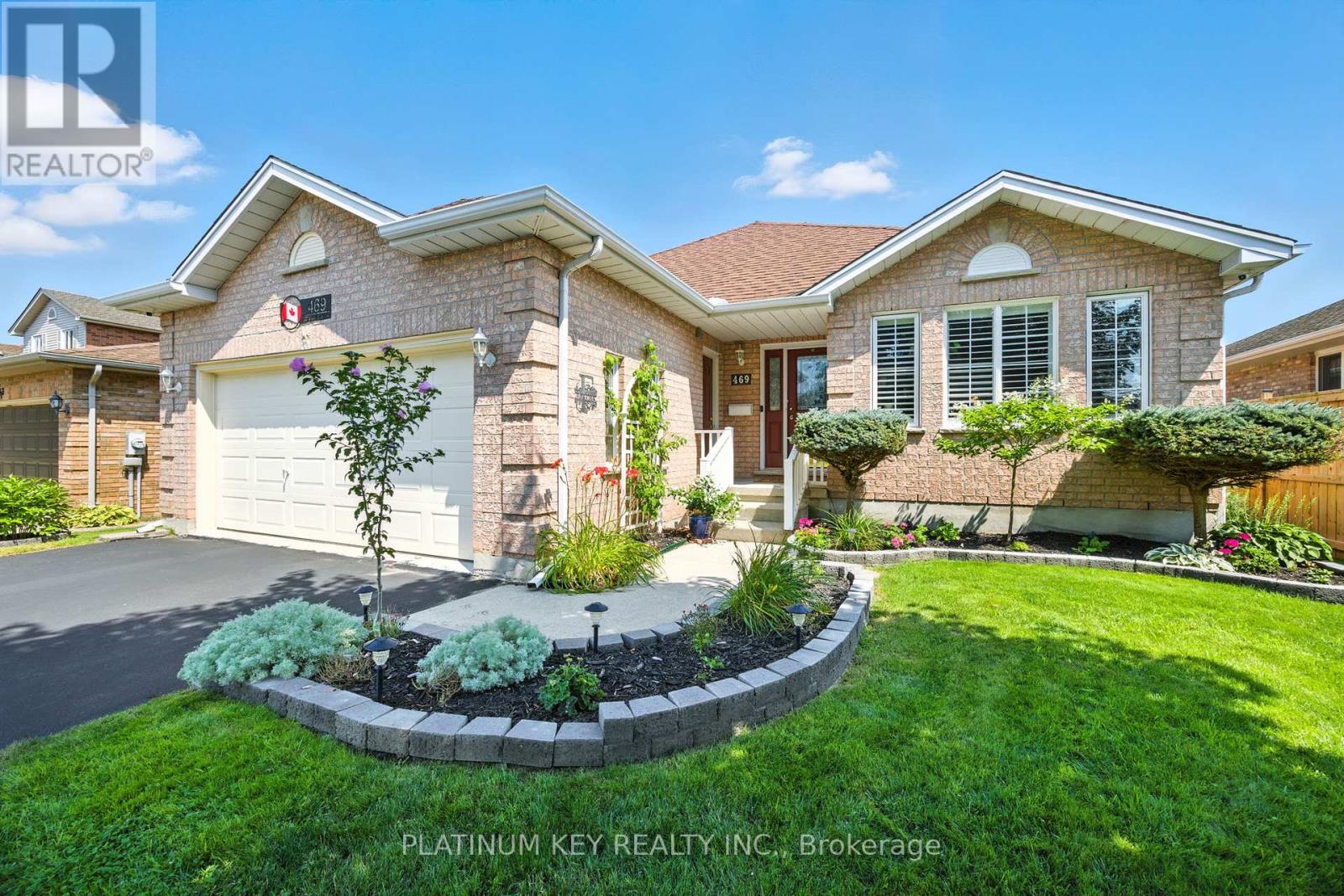 469 Riverview Dr, Strathroy-Caradoc, ON N7G 4A6