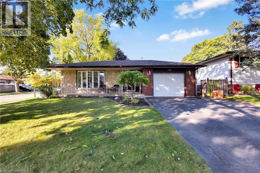 17 Penny Ln, Brantford, ON N3R 5Y5
