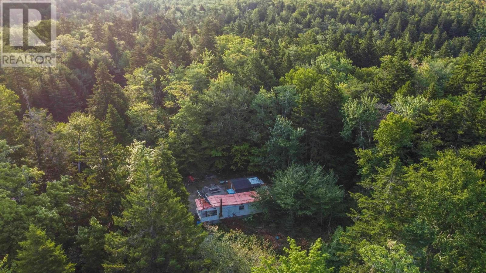 512 Eagle Rock Rd, Lunenburg, NS B0R 1H0