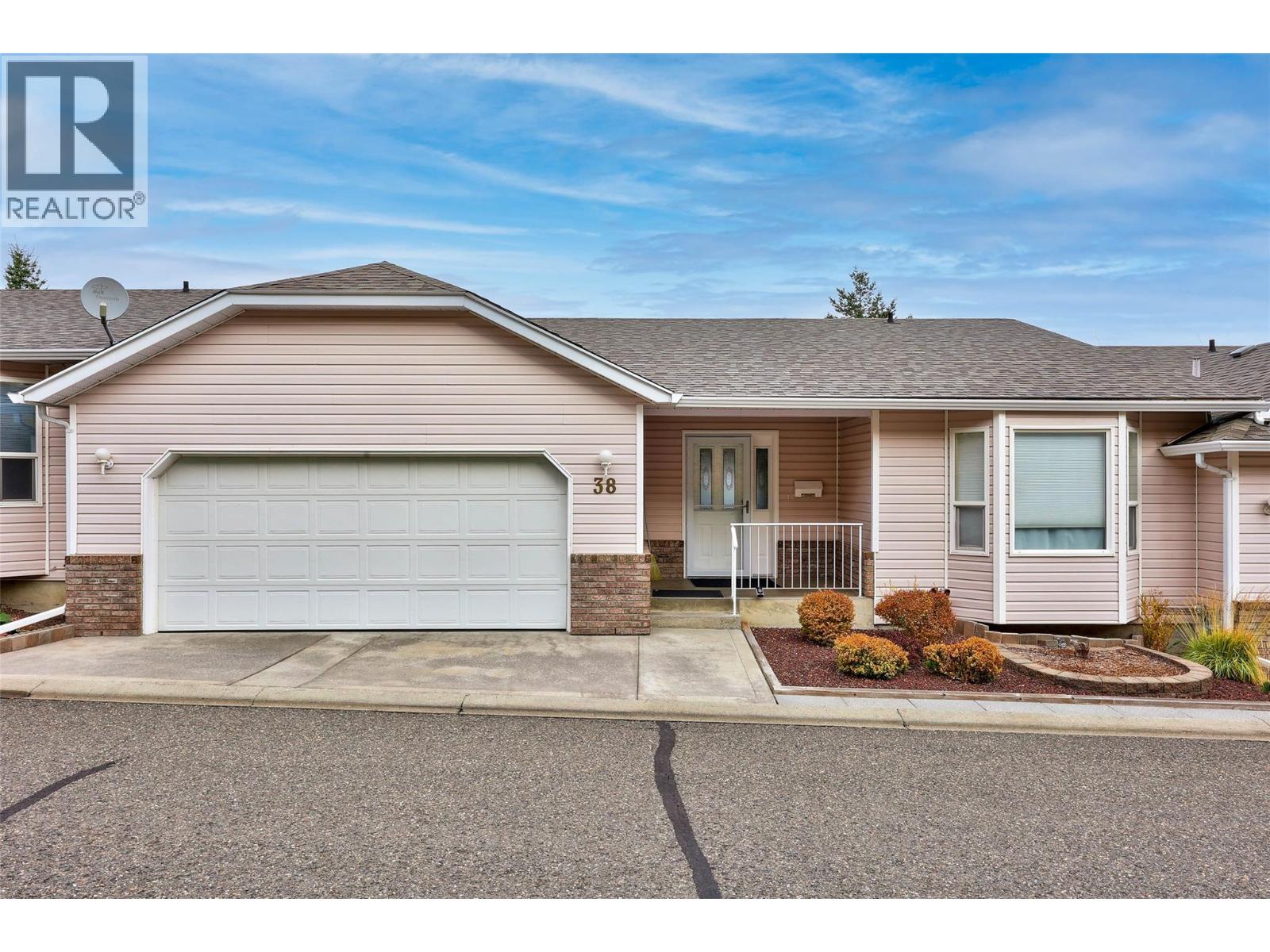 2022 Pacific Way Unit 38, Kamloops, BC V1S 1T1