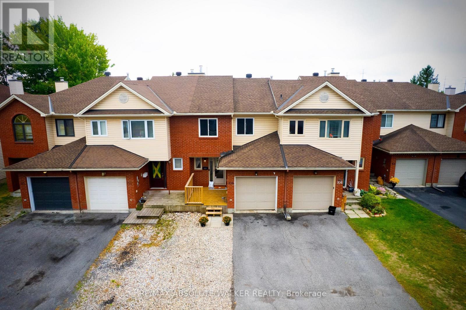 108 Cedarock Dr, Ottawa, ON K2M 2H5