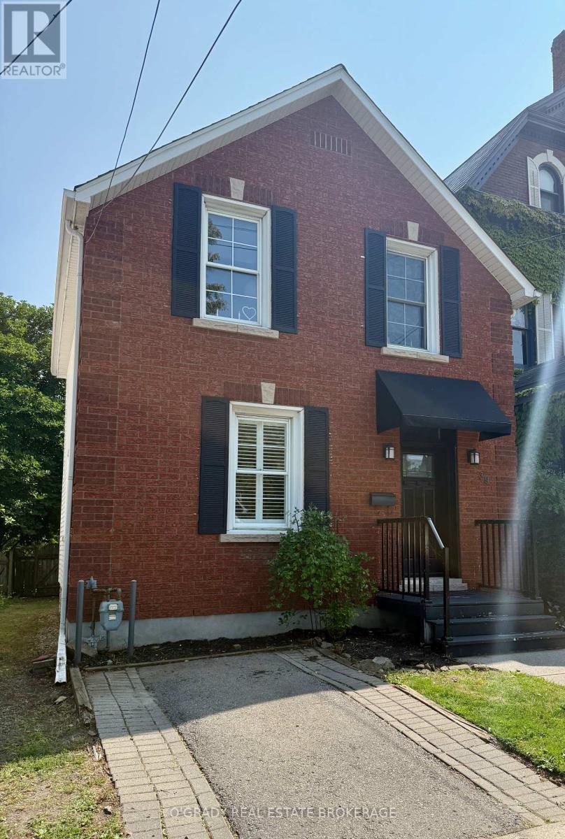 39 James St E, Brockville, ON K6V 1K3