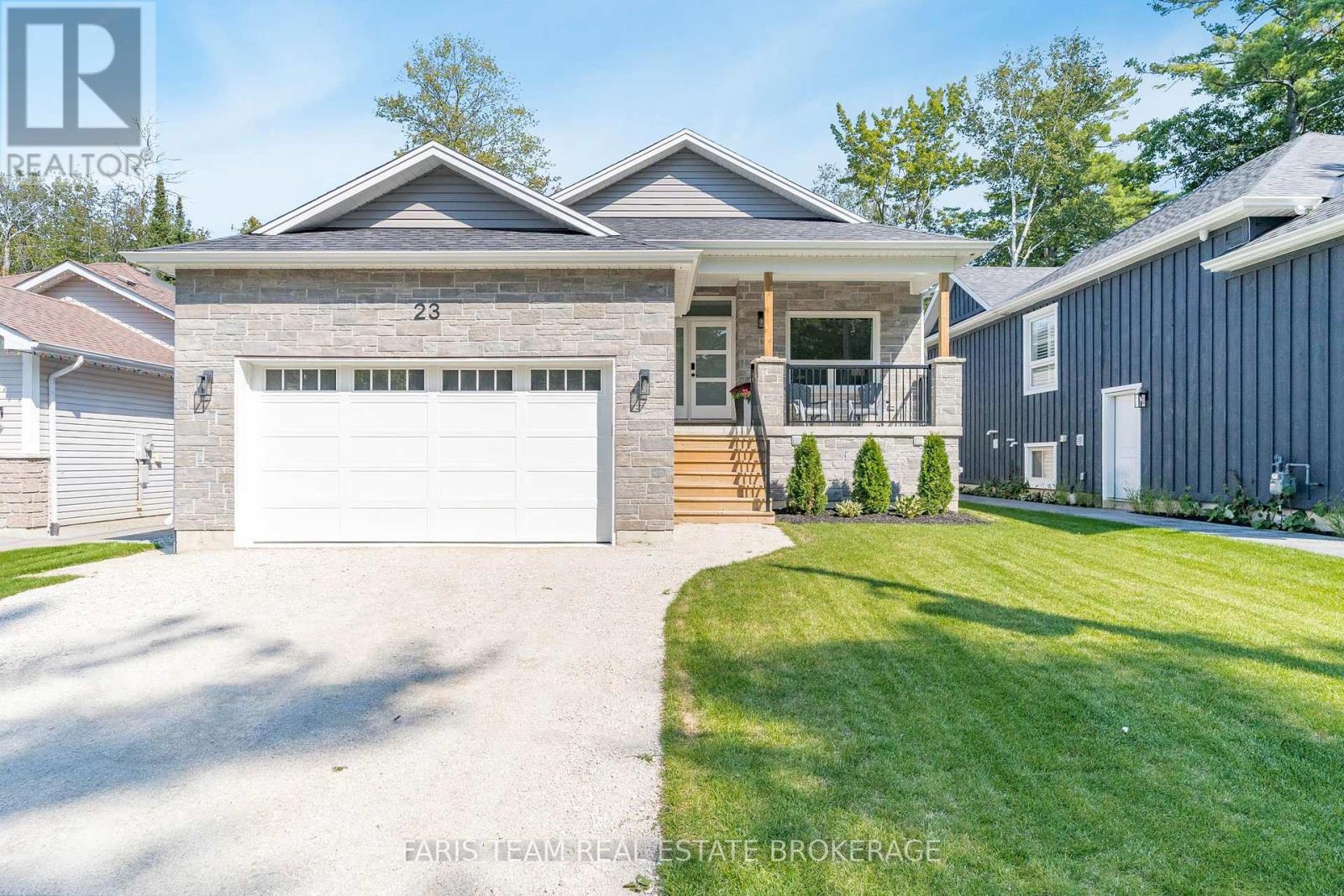 23 49th Street South, Wasaga Beach, ON L9Z 1Y2
