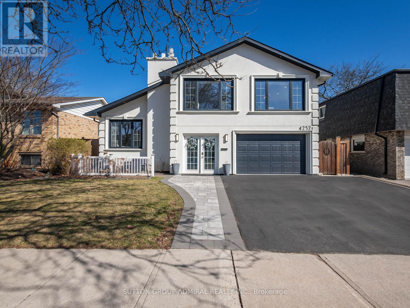 4232 Longmoor Dr, Burlington, ON L7L 4Z9