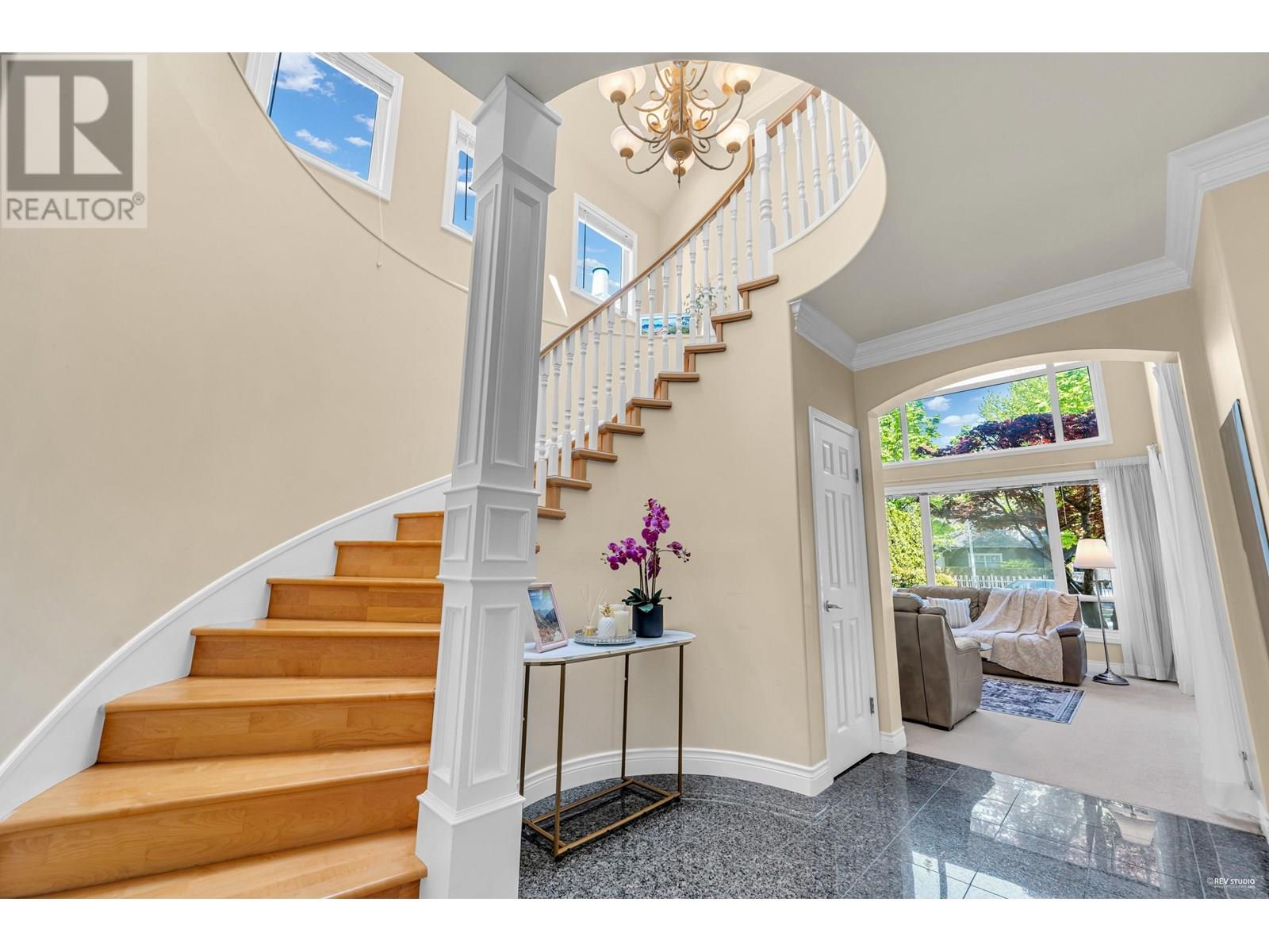 6271 Barnard Dr, Richmond, BC V7C 5P8