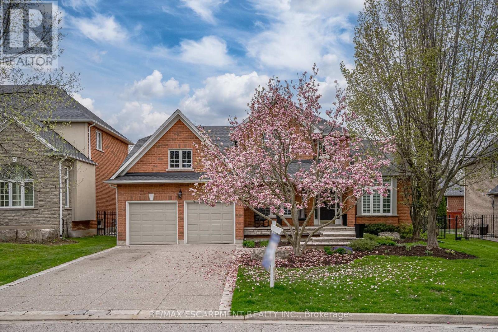 148 Foxridge Dr, Hamilton, ON L9G 5B9