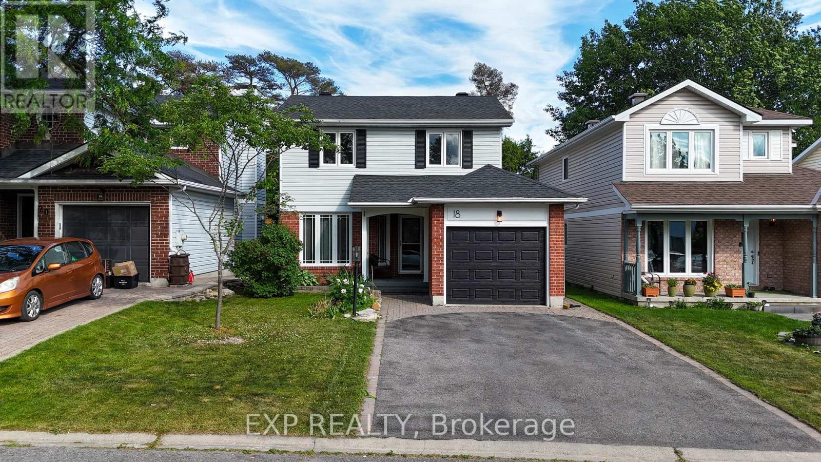 18 Hawley Cres, Ottawa, ON K2M 1T3