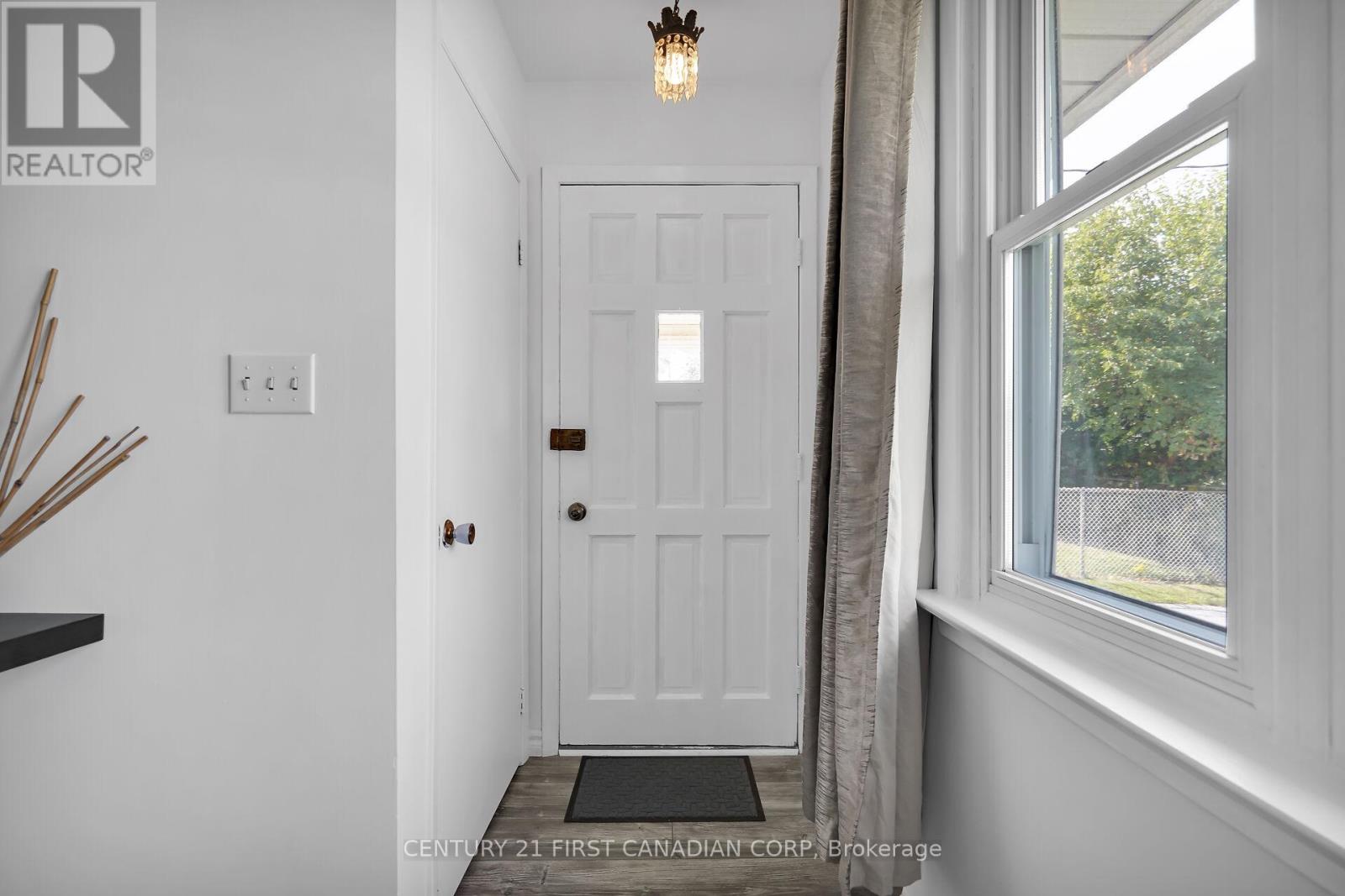 23 Gregory Pl, St. Thomas, ON N5R 4S4