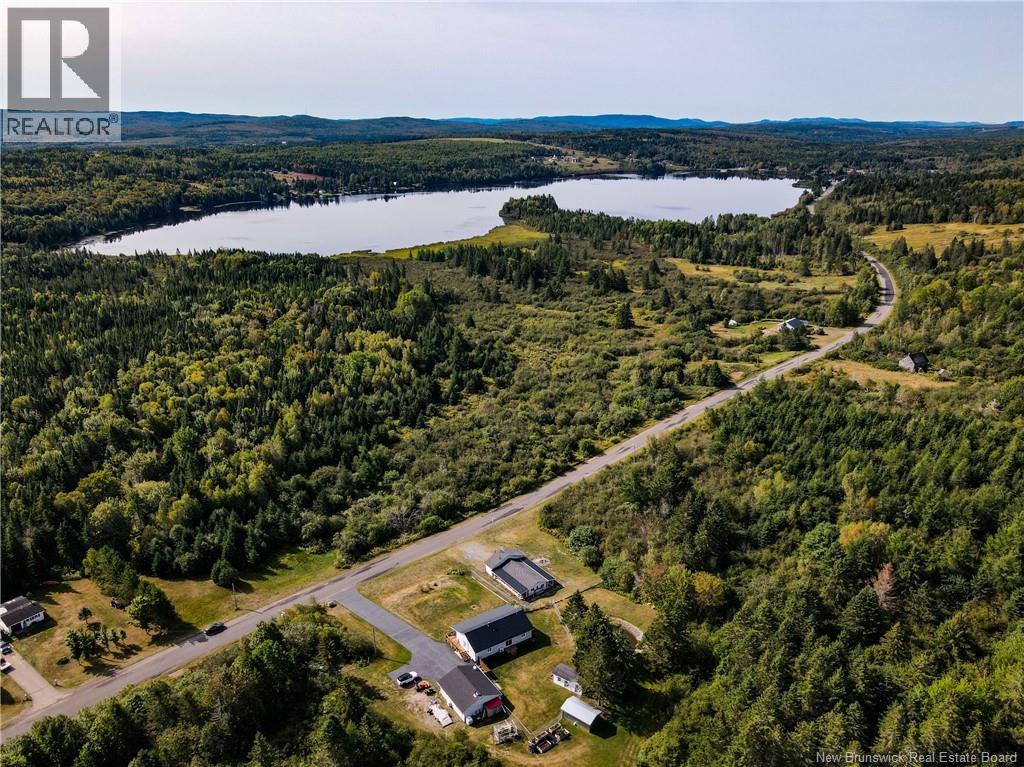 211 Lakefield Rd, Cassidy Lake, NB E4E 3M8