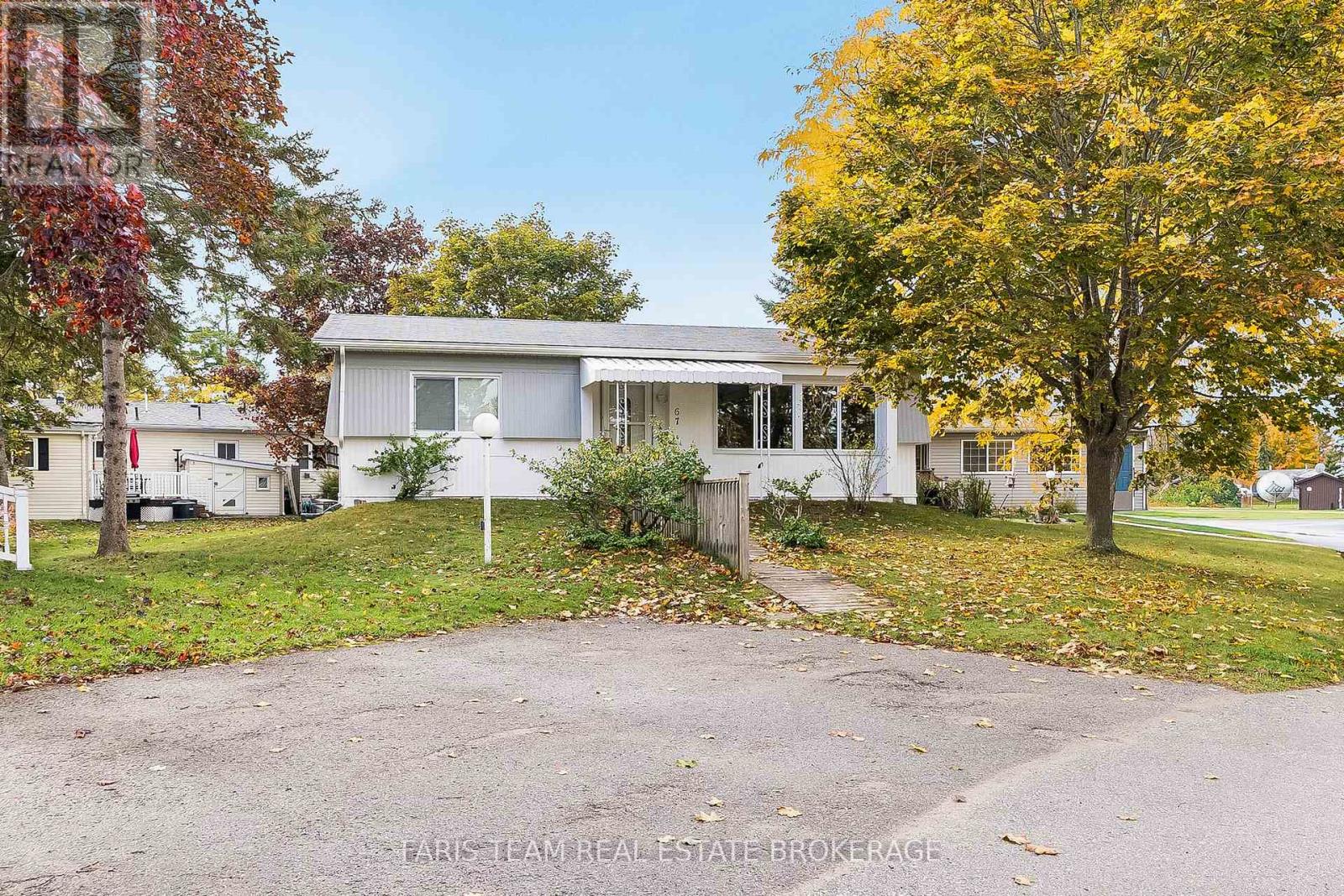 67 Main St, Innisfil, ON L9S 1N2