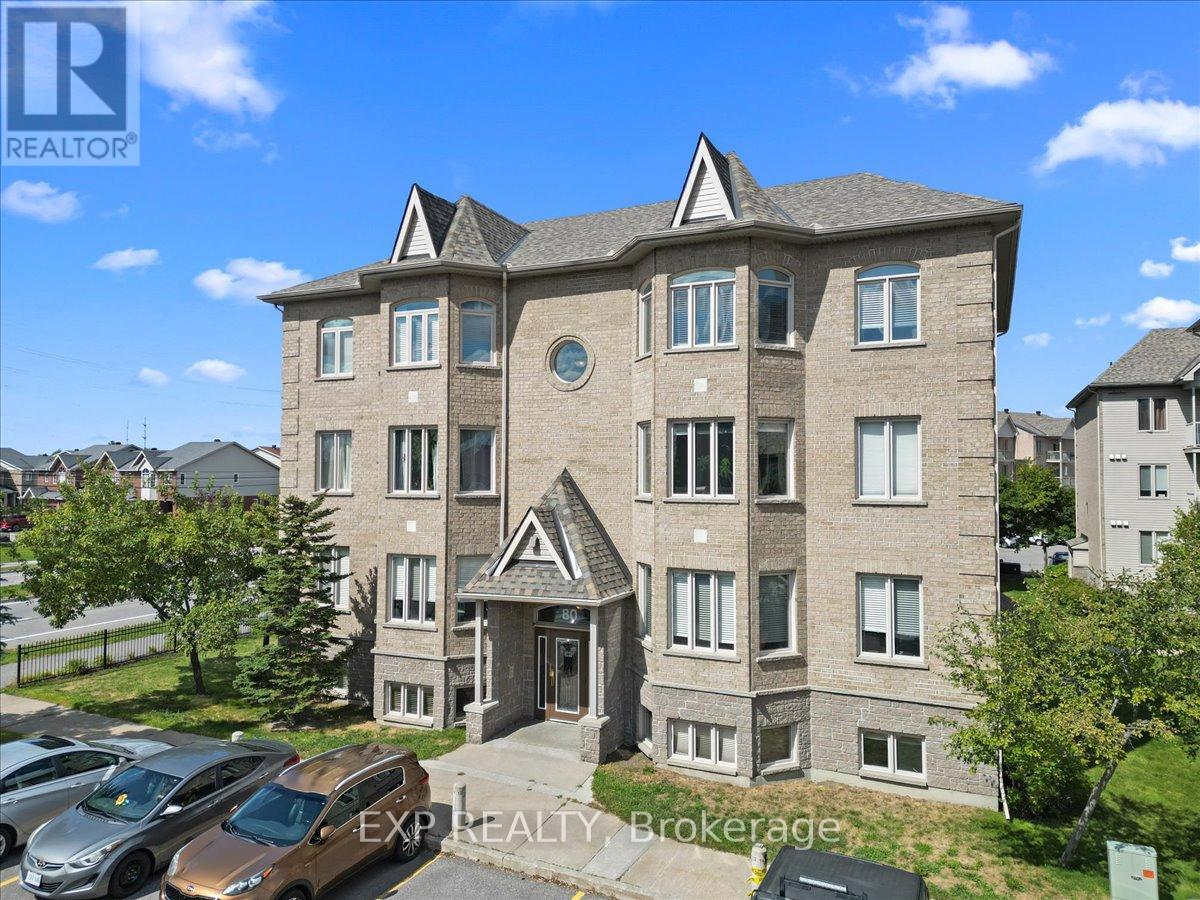 1 80 Briargate Private, Ottawa, ON K4A 0C3