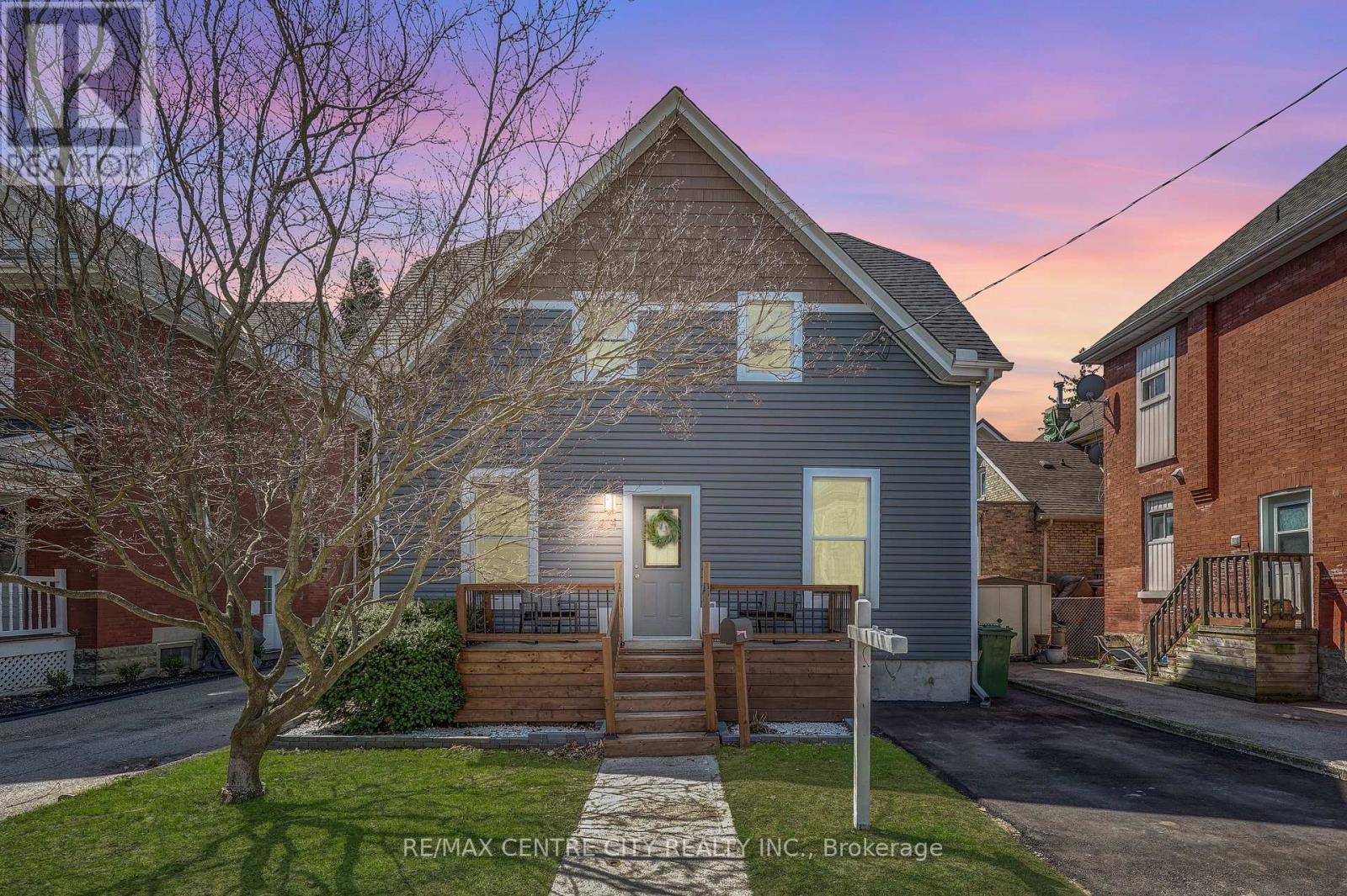 24 St Annes Pl, St. Thomas, ON N5R 2W5