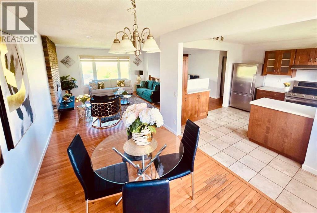 319 Manora Dr NE, Calgary, AB T2A 4R2