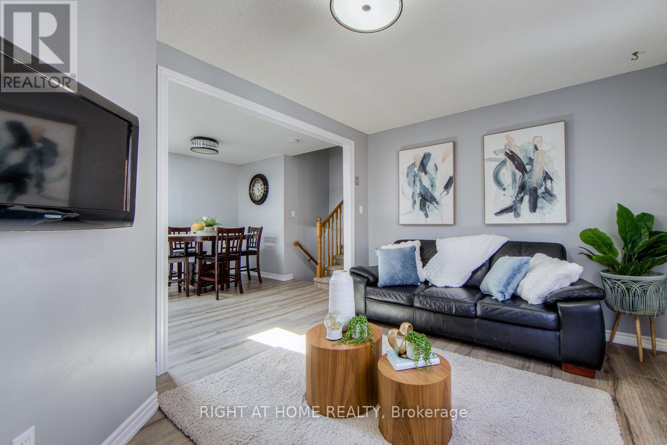 16 John Walter Cres, Clarington, ON L1E 2W6