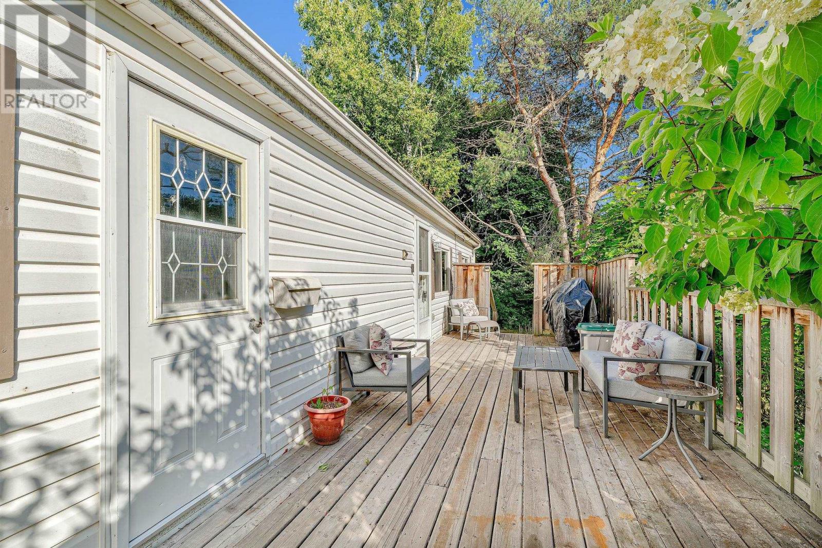 7 Oakwood Cres, Charlottetown, PE C1A 6P9