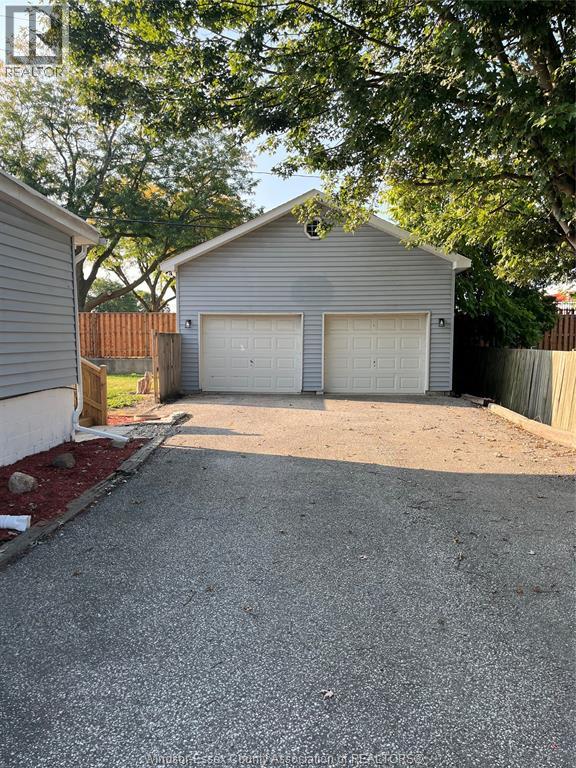 147 Park St, Amherstburg, ON N9V 1N9