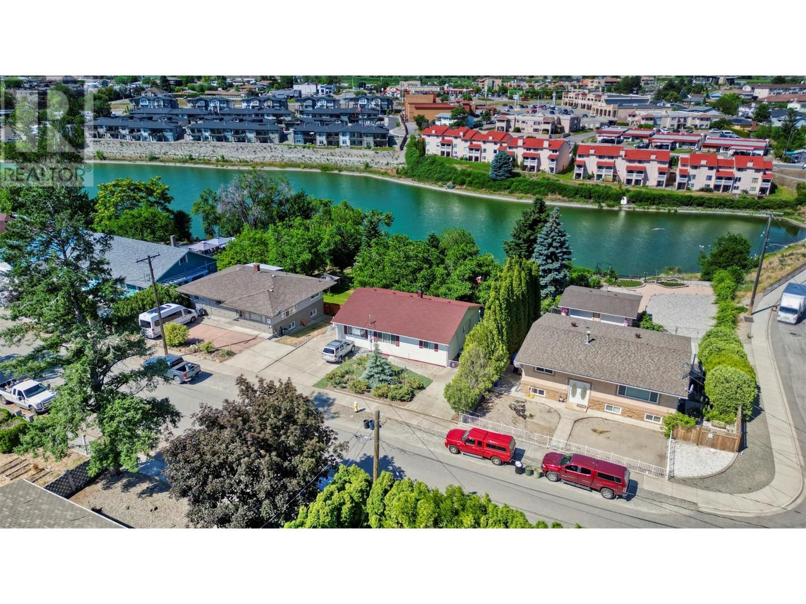 8014 89 Street, Osoyoos, BC V0H 1V1