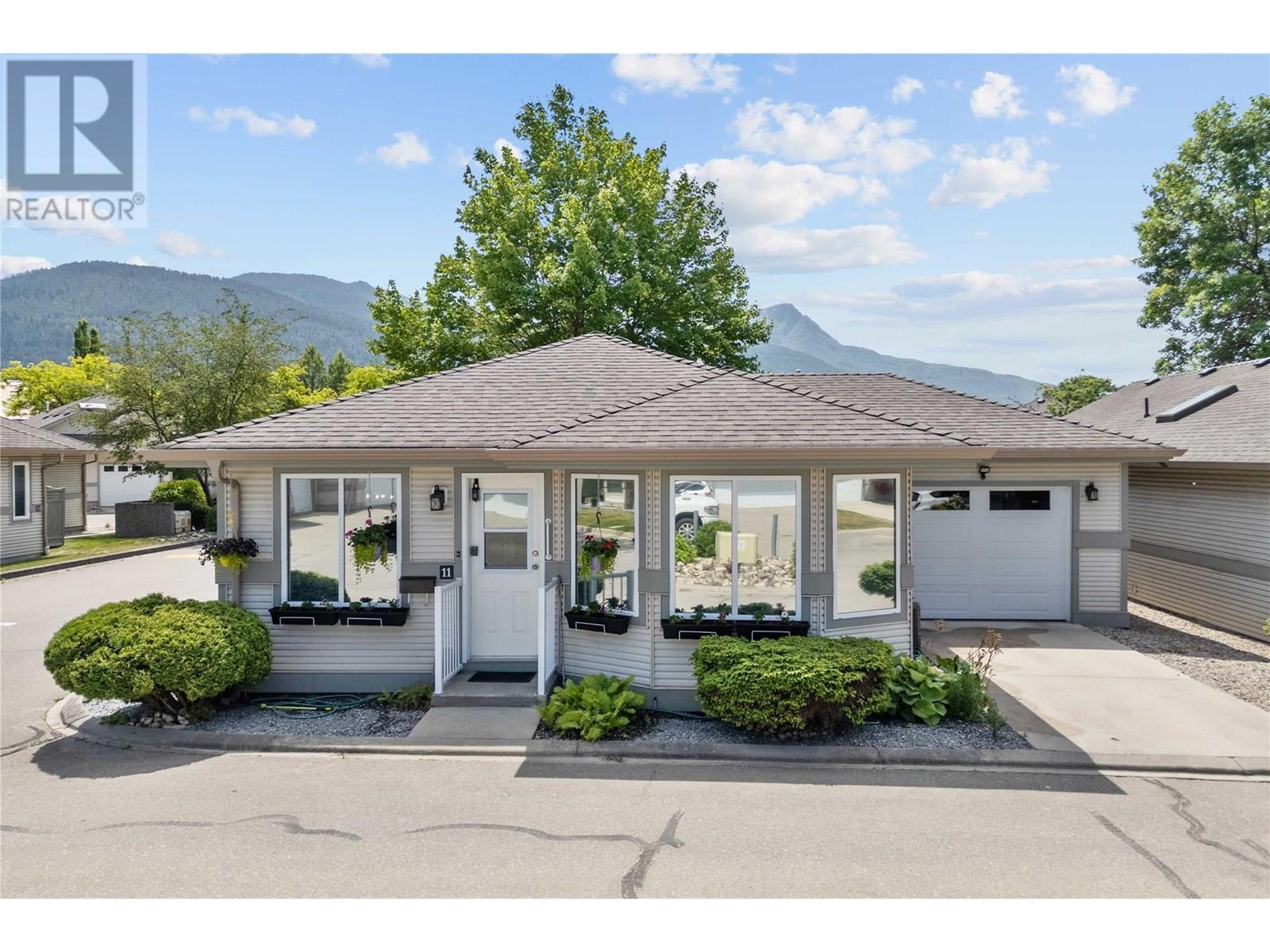 111 Harbourfront Drive Nw Unit 11, Salmon Arm, BC V1E 1A3